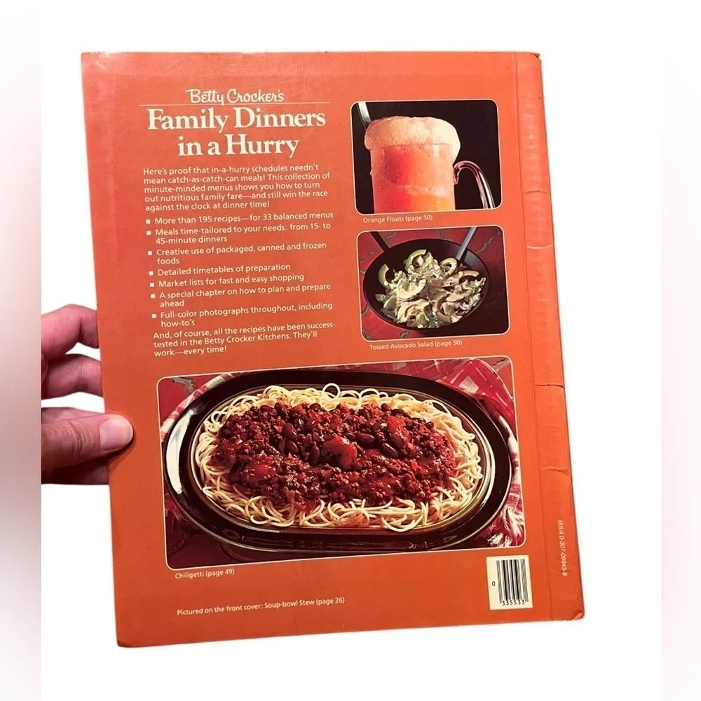 Lot of 2 Vintage Betty Crocker Cookbooks: 1984 Dinner in a hurry & 1985 Do Ahead